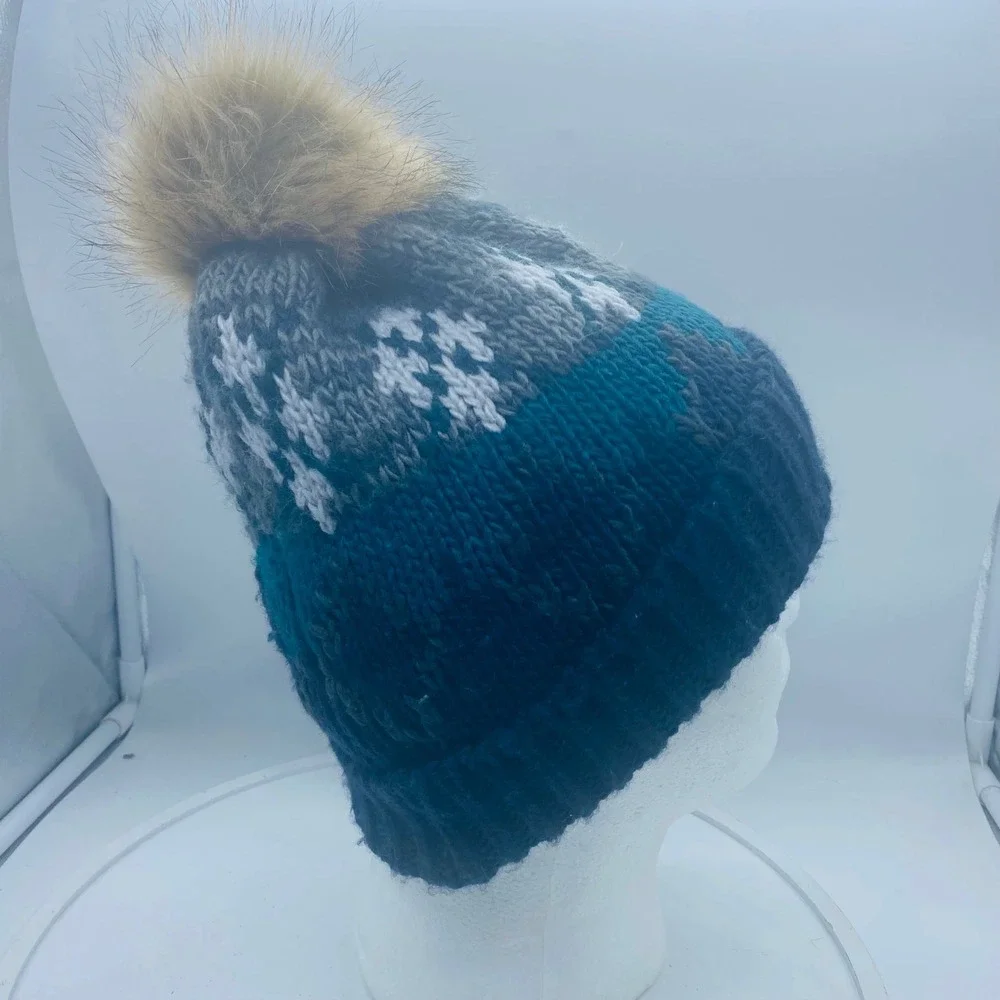 Eddie‎ Bauer Womens Blue Grey Knit Pom Pom Beanie Hat Fleece Lined Winter Cap
